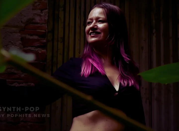 Joanna Adamiak releasing Floating