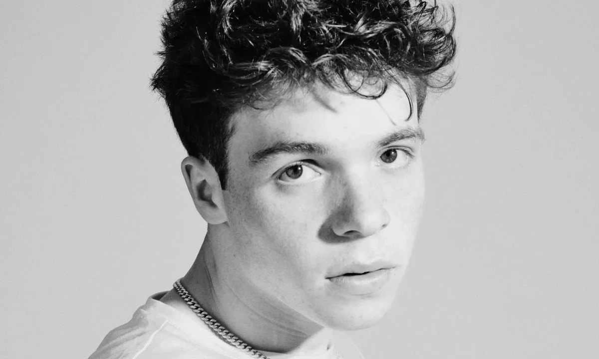 "Piece of Me" Keeps Eli Golden in Commercial Pop Rotation a Year After Release