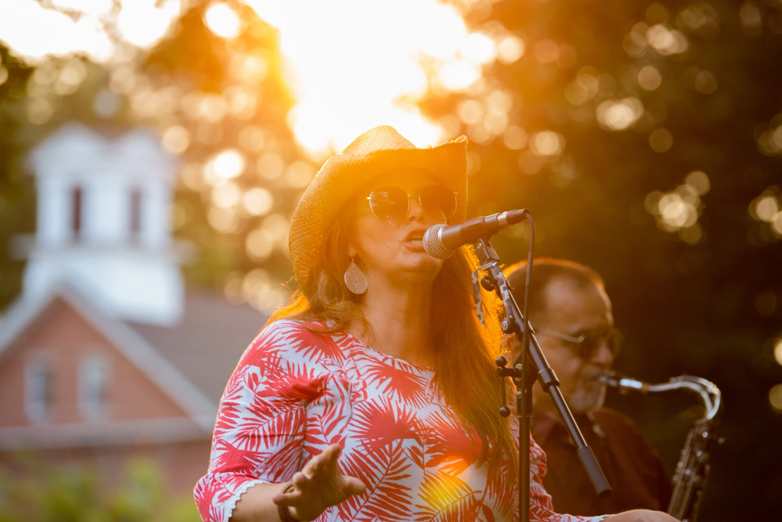 Space Lightning Catches Heather Smith Between Folk Warmth And Alt-Country Bite