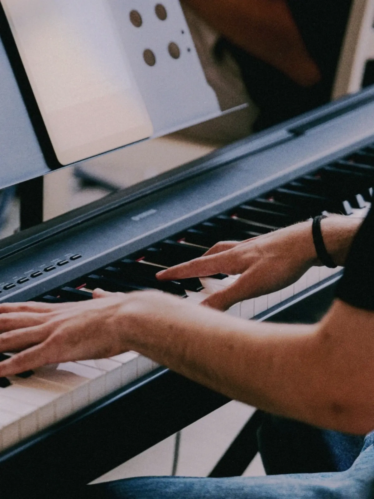 The Eternal Flame of You Puts Sdoku Between Eighties Synths and Indie Guitars