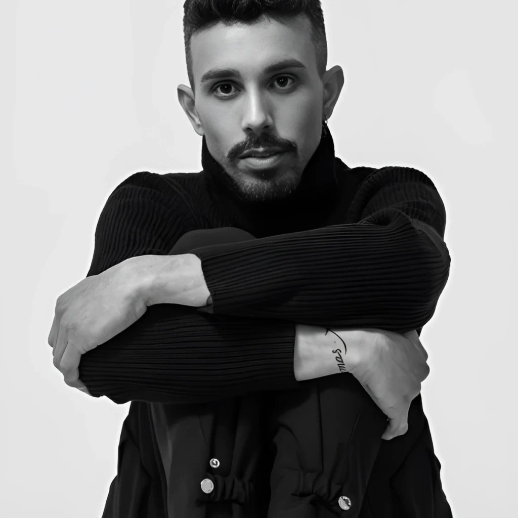 Maicol Cavestro Lands the Hook on Accetto Chi Sono, Then Hands the Second Chorus to Spoken Word