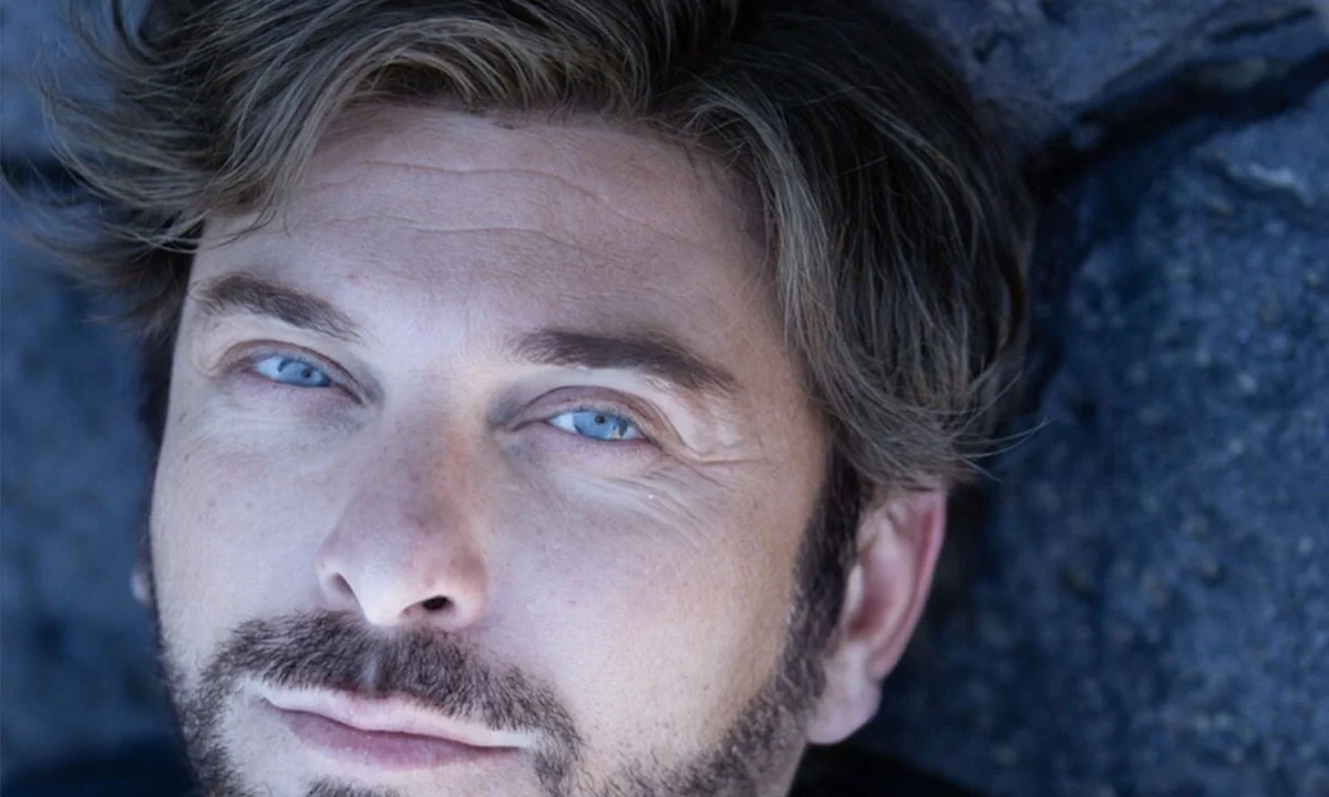 Giuseppe Cucè Lands the Hook on 21 Grammi with Three Words: Dimmi Cosa Vuoi