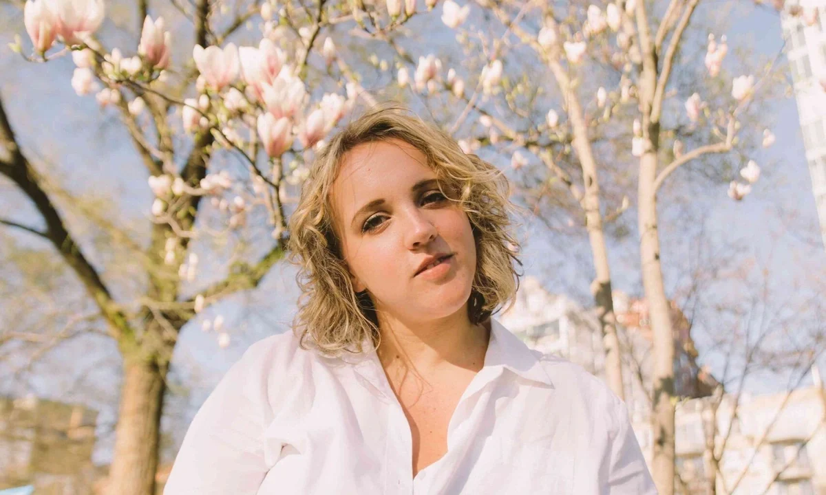 Sarah Giles Lands the Hook on Instructions on How to Be a Cloud with a Friend's Advice