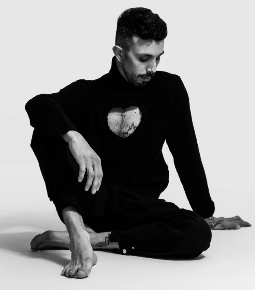Maicol Cavestro Lands the Hook on Accetto Chi Sono, Then Hands the Second Chorus to Spoken Word