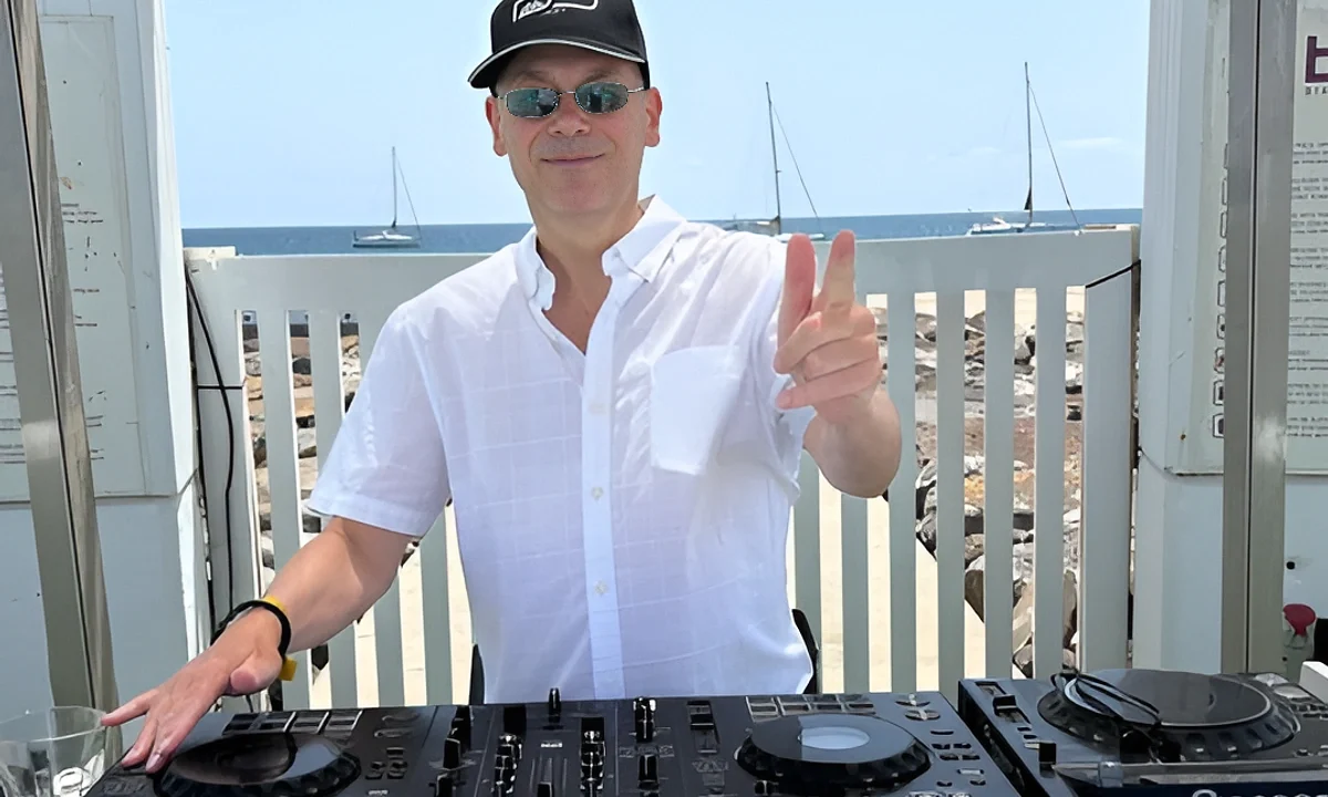 DJ Jon Lands the Hook on Feel Alive, an Old-Skool Piano House Single with Whitney Breanne