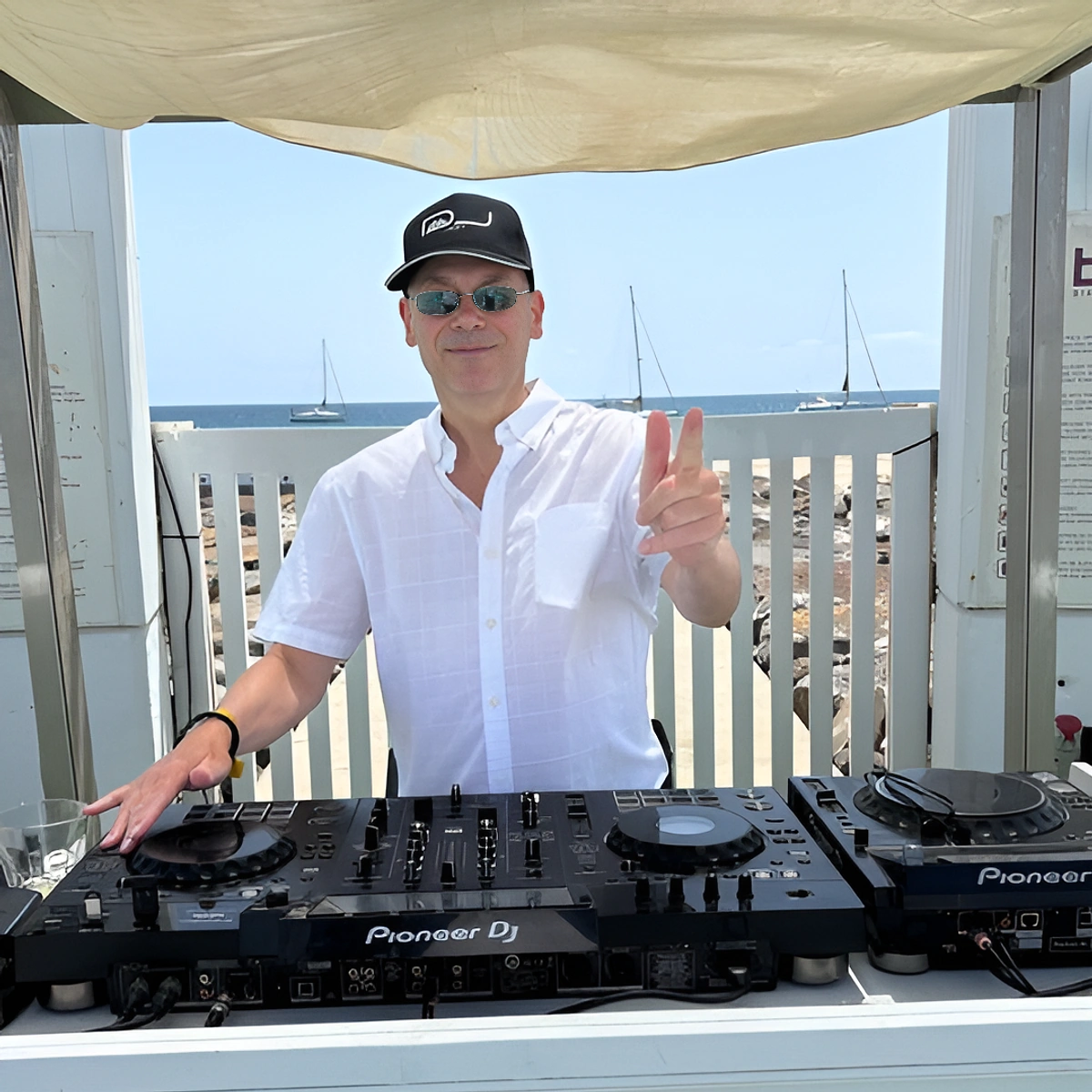DJ Jon Lands the Hook on Feel Alive, an Old-Skool Piano House Single with Whitney Breanne