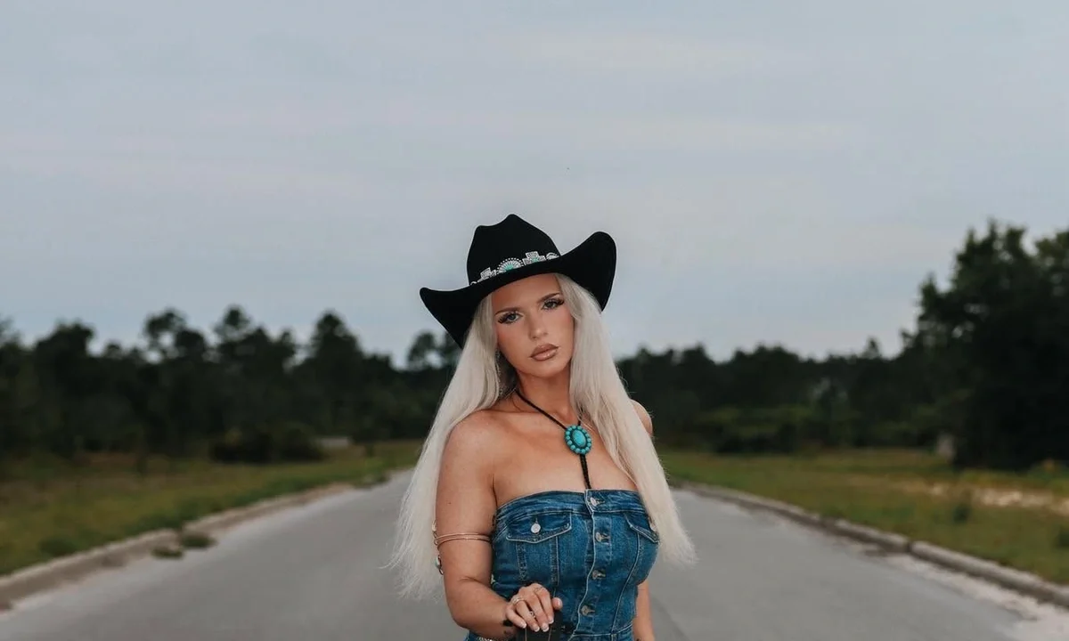 Cowboy Is the Chorus That Puts Brooke Washor Inside the Country-Pop Crossover