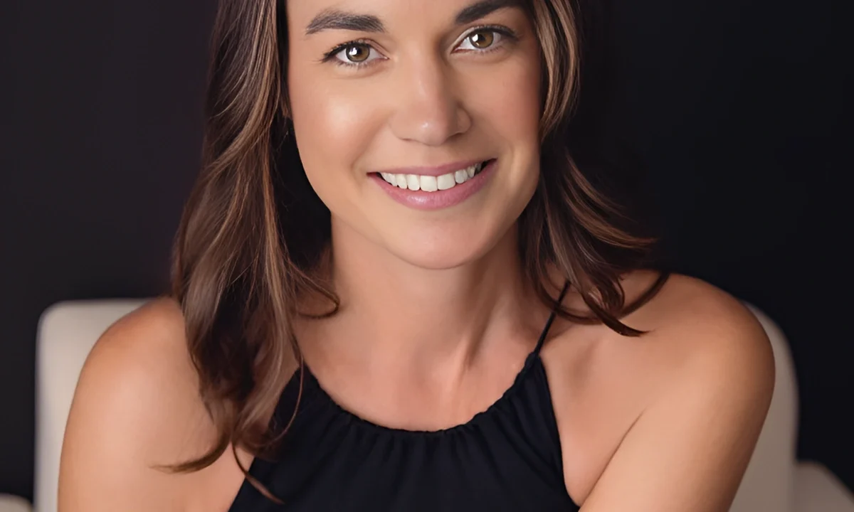 Vamos Is the First Spanish-Language Single From Lola Parks, Recorded in Tenerife